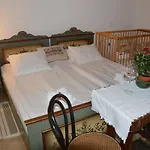 Szent Ivan Vendeghaz Penzion 4*