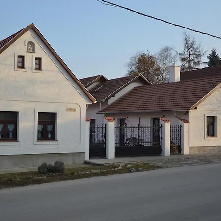 Szent Ivan Vendeghaz Guest house Tata