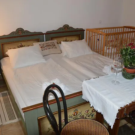 Szent Ivan Vendeghaz Guest house *