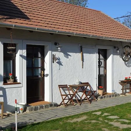 Szent Ivan Vendeghaz Guest house Tata