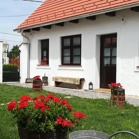 Szent Ivan Vendeghaz Guest house